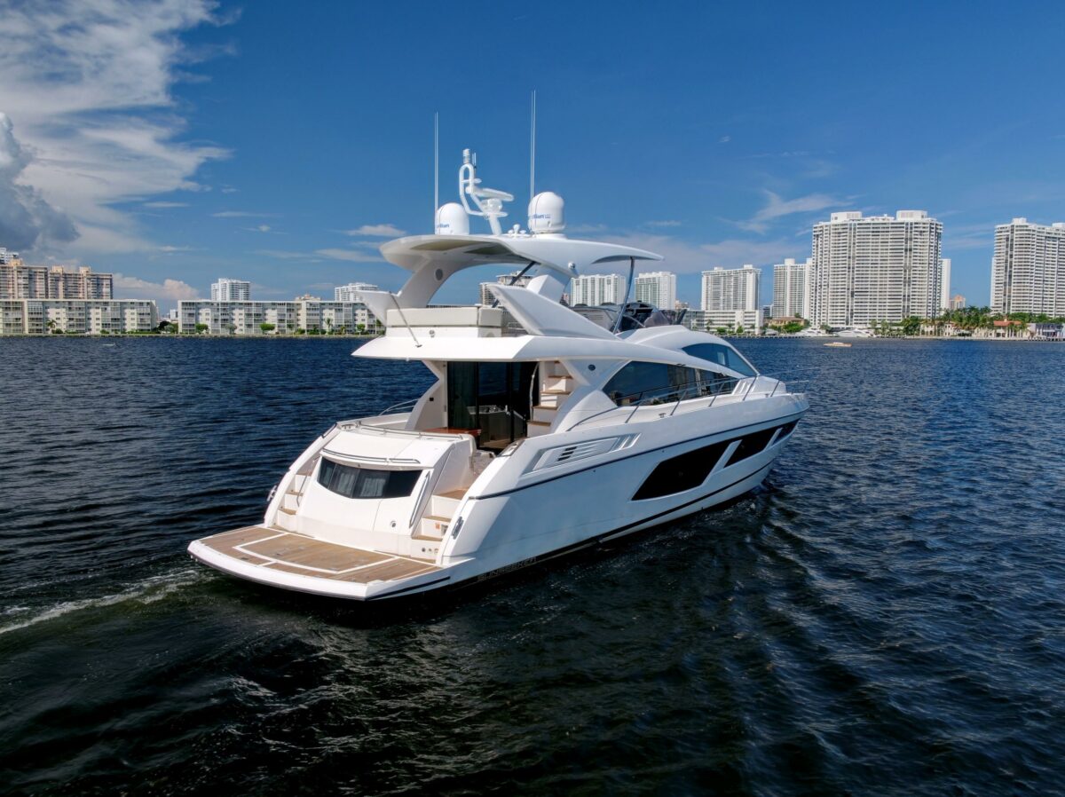 MANHATTAN SUNSEEKER 65