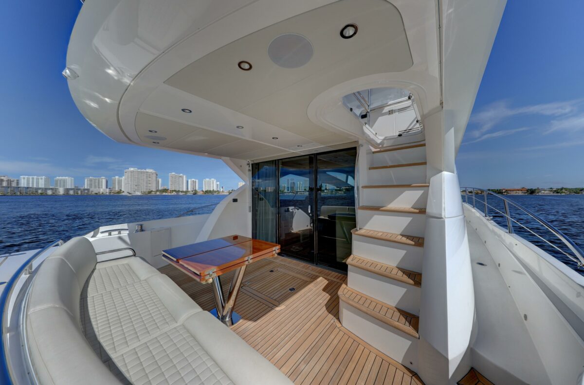 MANHATTAN SUNSEEKER 65 - Image 4