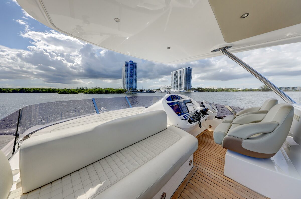 MANHATTAN SUNSEEKER 65 - Image 7