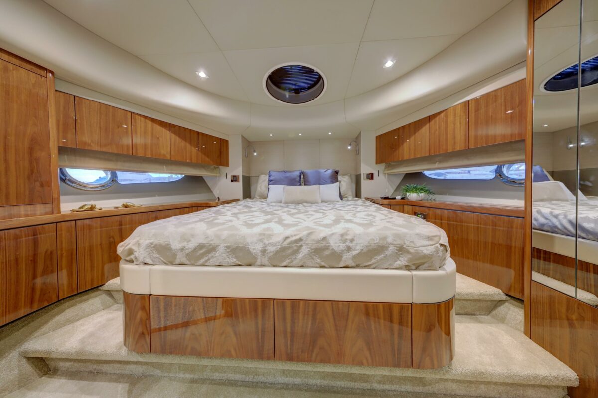 MANHATTAN SUNSEEKER 65 - Image 10