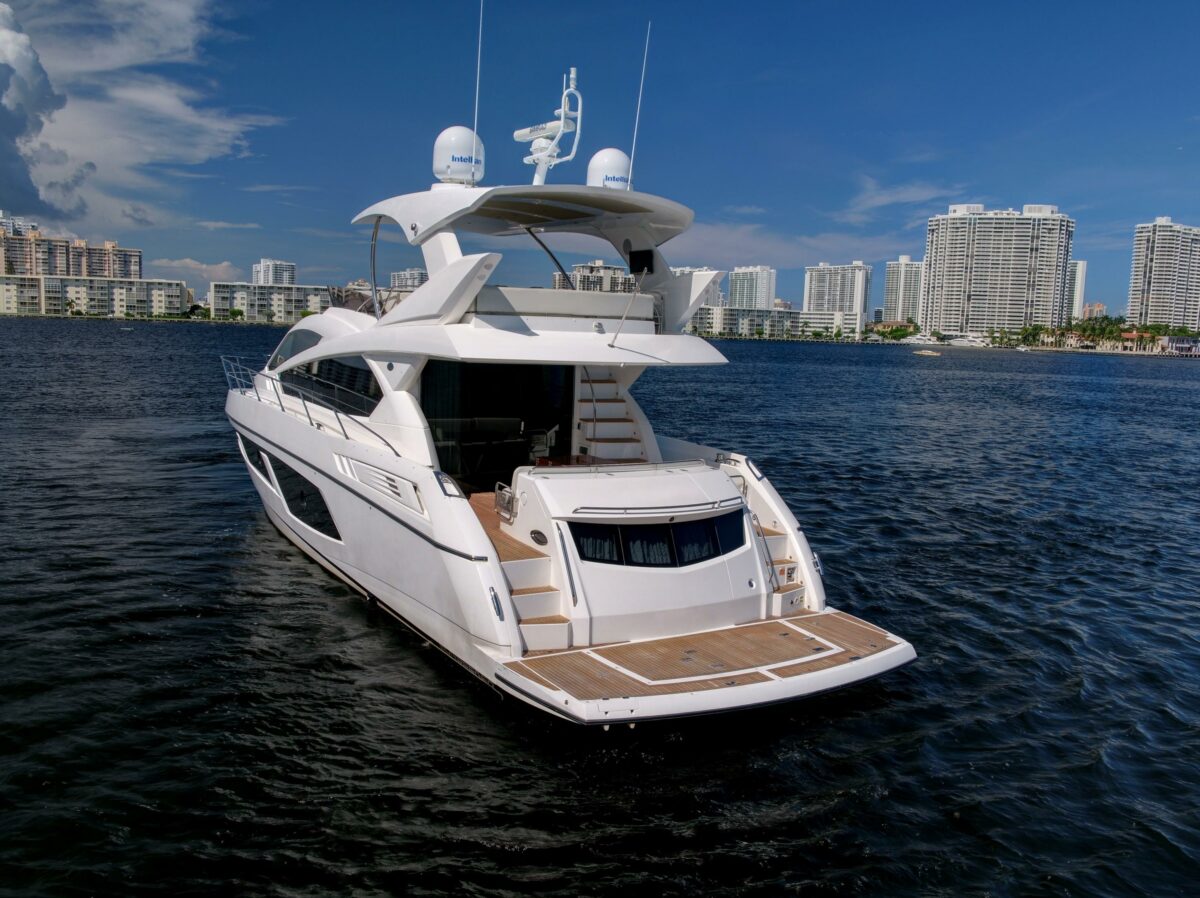 MANHATTAN SUNSEEKER 65 - Image 2