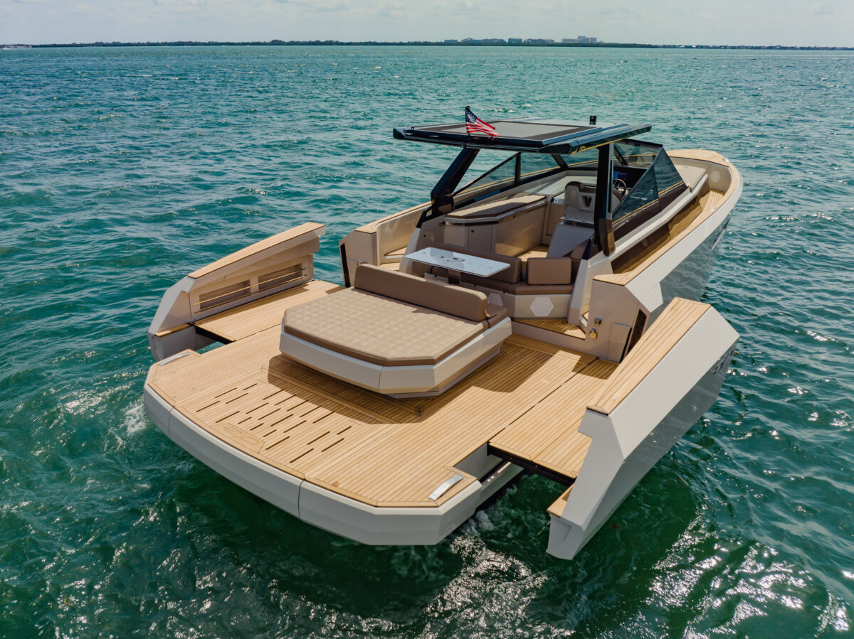 EVO YACHTS "R4" WALKAROUND - 2024 - Image 4