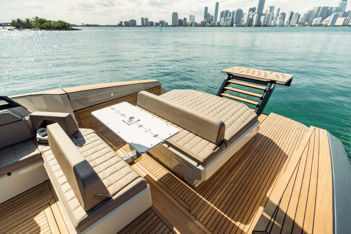 EVO YACHTS "R4" WALKAROUND - 2024 - Image 9