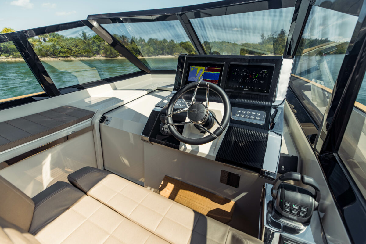 EVO YACHTS "R4" WALKAROUND - 2024 - Image 8