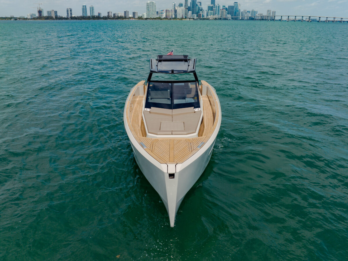 EVO YACHTS "R4" WALKAROUND - 2024 - Image 6