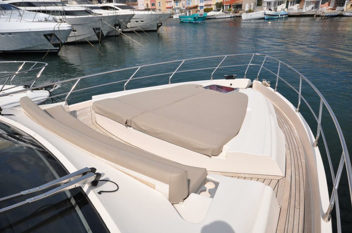 CAYMAN YACHTS F52 - 2020 - Image 6