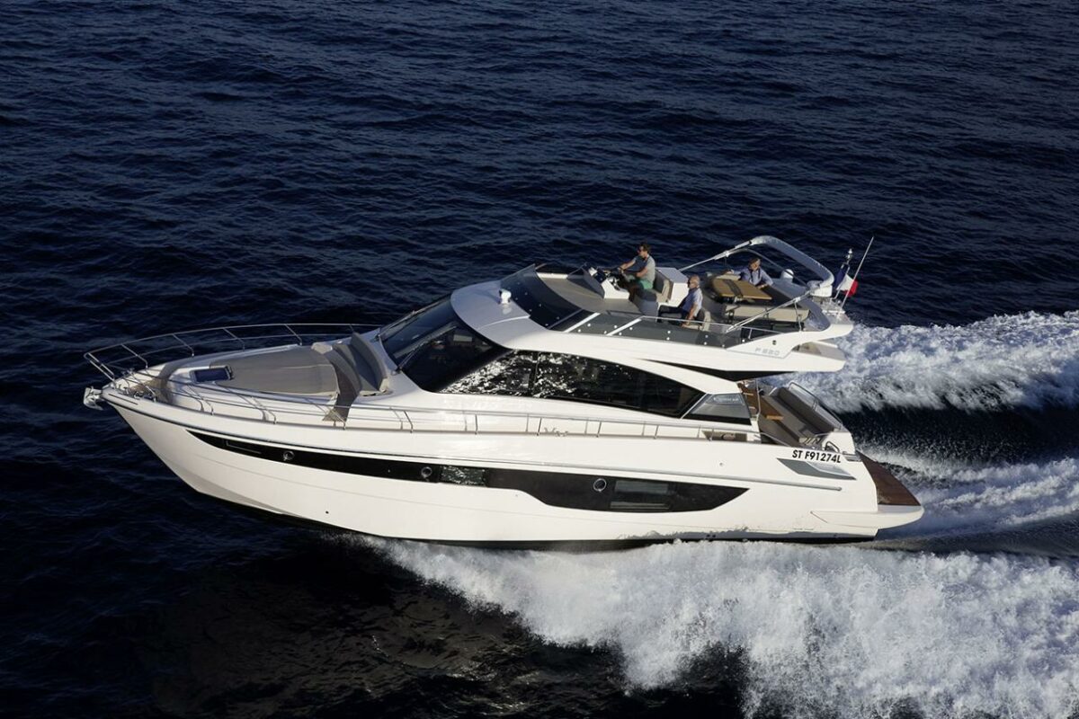 CAYMAN YACHTS F52 - 2020 - Image 2