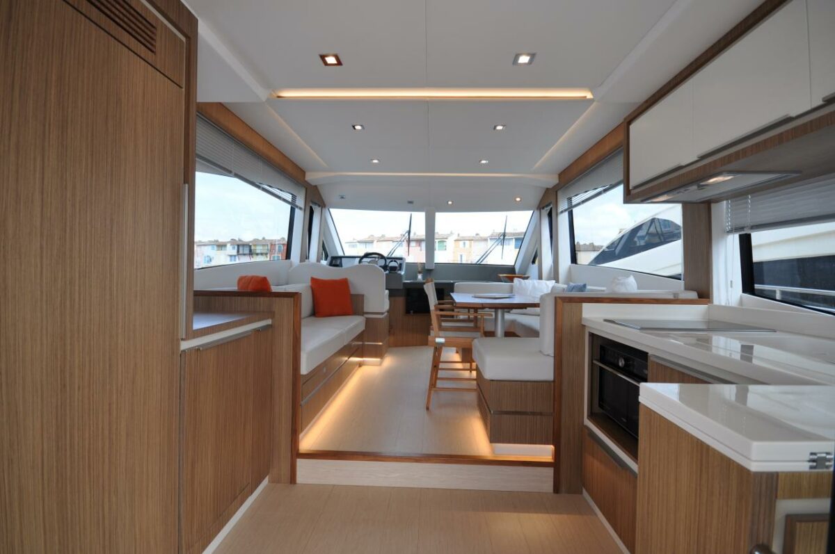 CAYMAN YACHTS F52 - 2020 - Image 12