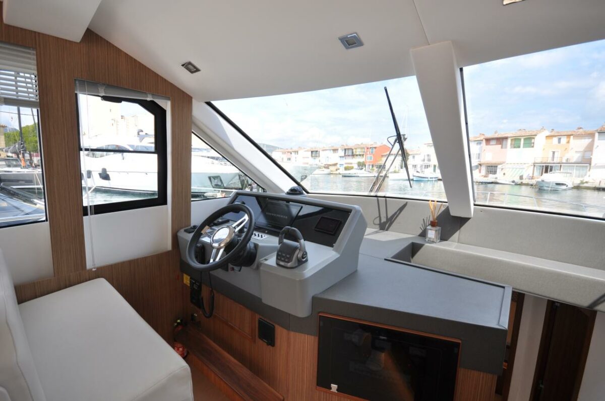 CAYMAN YACHTS F52 - 2020 - Image 14