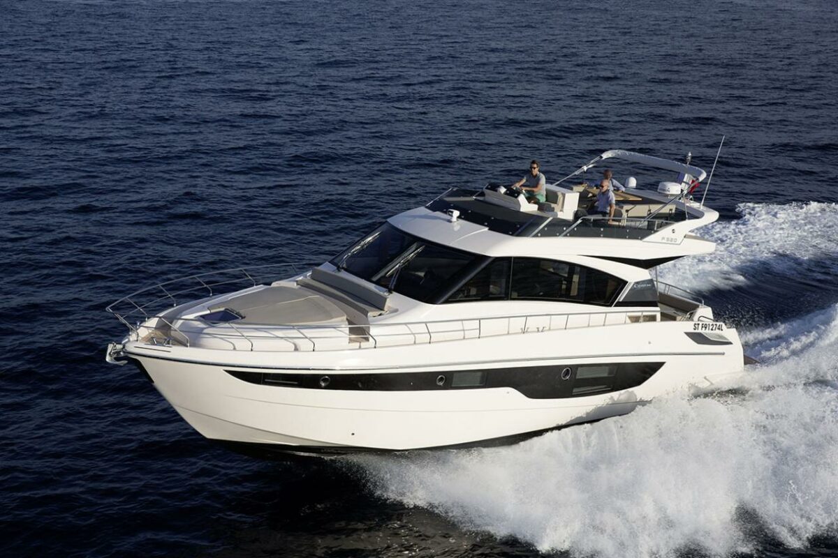 CAYMAN YACHTS F52 - 2020